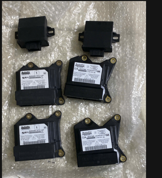 YL00383280	HỘP ĐK TÚI KHÍ P84/P87 PEUGEOT 3008 5008