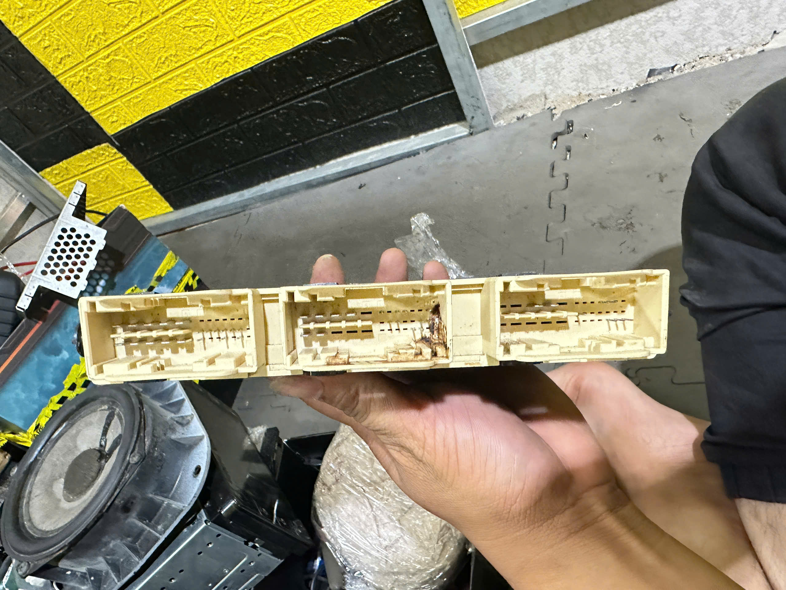 https://mhparts.com.vn/z6050872586851_e60c7ba84234d52b1122b65f9ad493d6