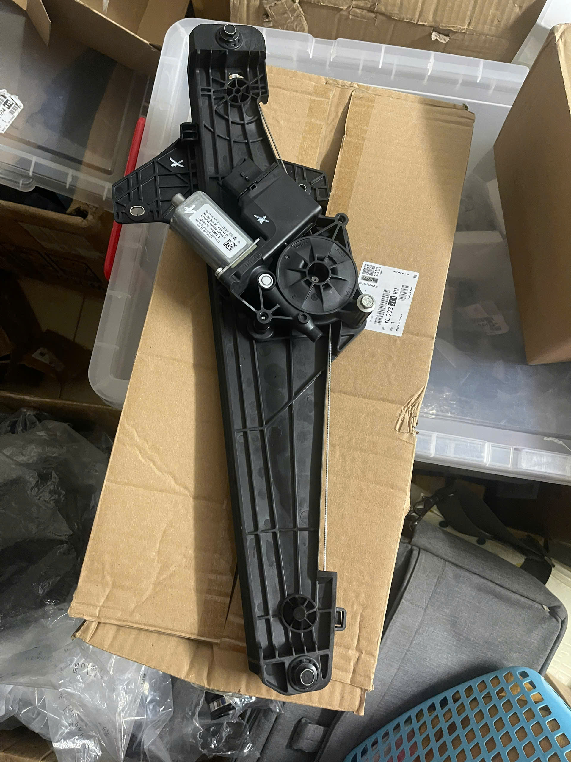 YL00351580 	COMPA LÊN KÍNH SAU P84 LH